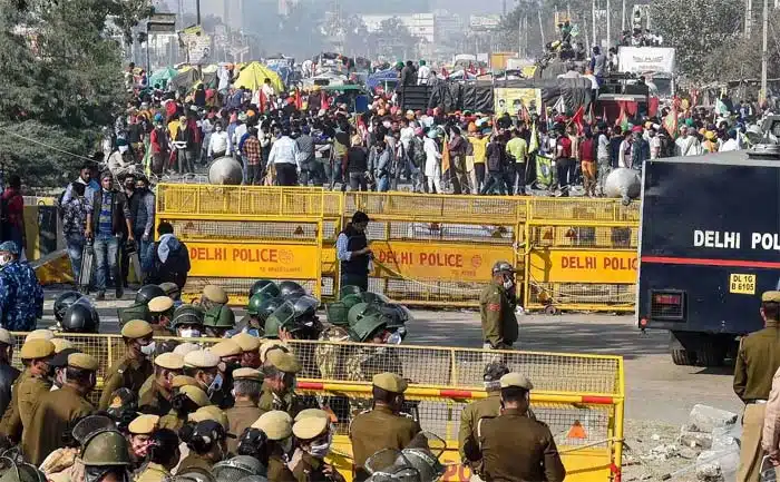corona virus spread threat in farmers protest in delhi