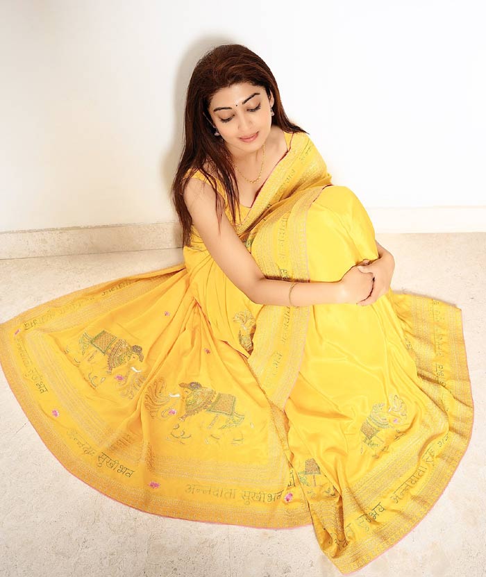 Pranitha Subhash Cute Yellow Saree pics viral