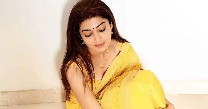 Pranitha Subhash : కుదురుగా కూర్చొనే గుండెలని పిండేస్తోంది ప్రణీత సుభాష్… !
