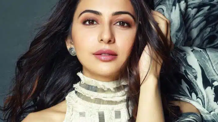 రకుల్ ప్రీత్ సింగ్ ఫిలాసఫీ బాగానే చెప్పింది .. తెలివంటే అదేమరి..!