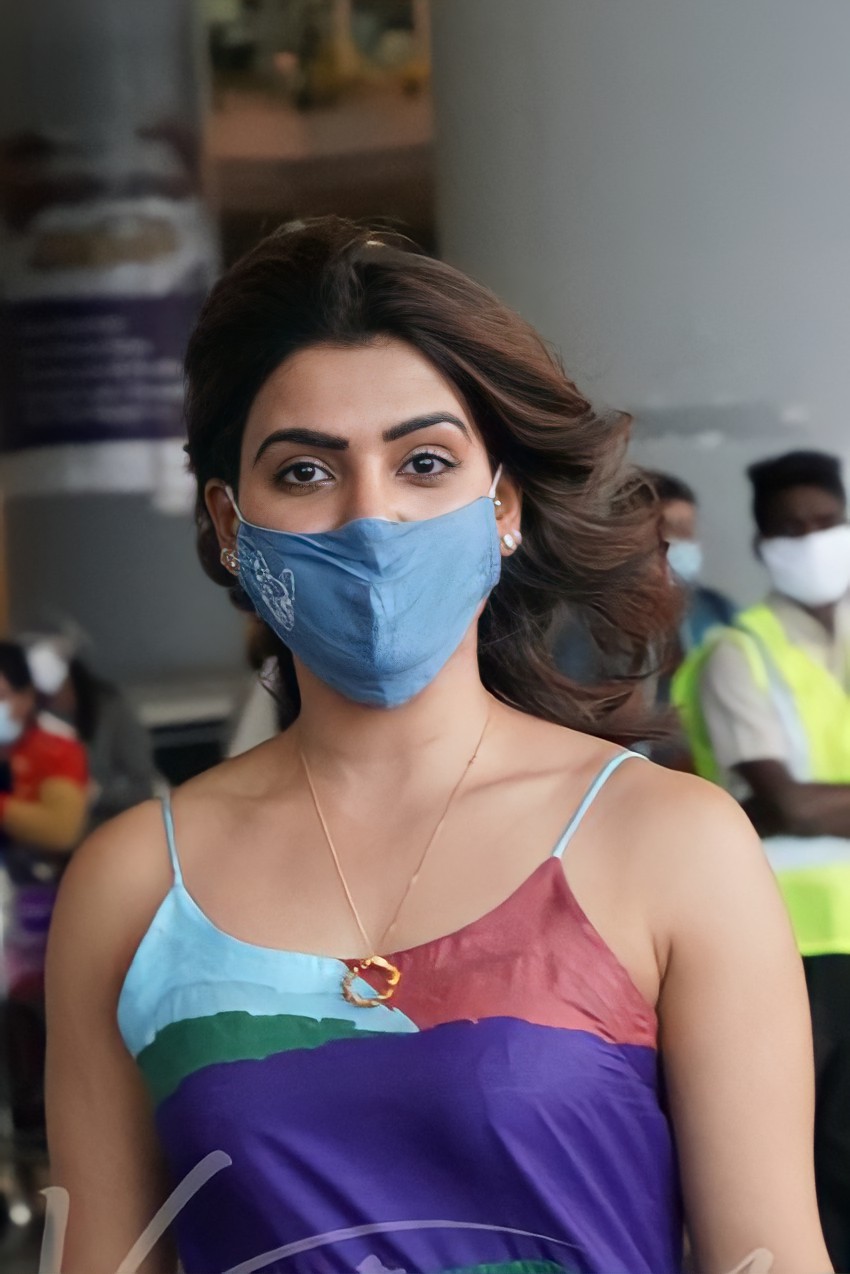 Samantha Looks Radiant Color Dress photos