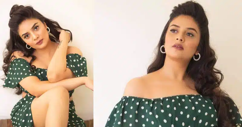 Srimukhi is becoming the center of attraction with her trendy costumes