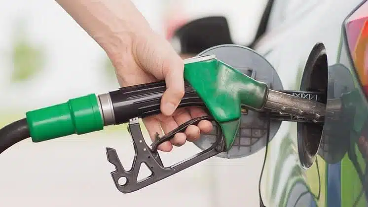 Petrol : ఇత‌ర రాష్ట్రాల‌తో పోలిస్తే ఆ రాష్ట్రంలో పెట్రోల్ ధర‌ రూ.12 త‌క్కువే.. ఎక్క‌డంటే..?