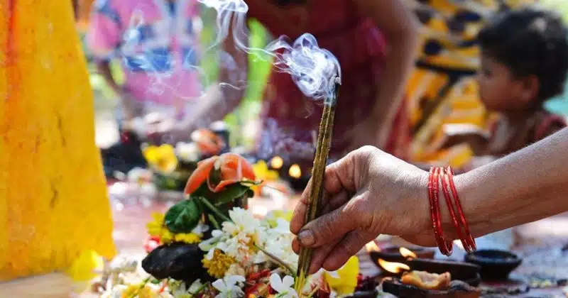 ye vaaram ye pooja cheyali