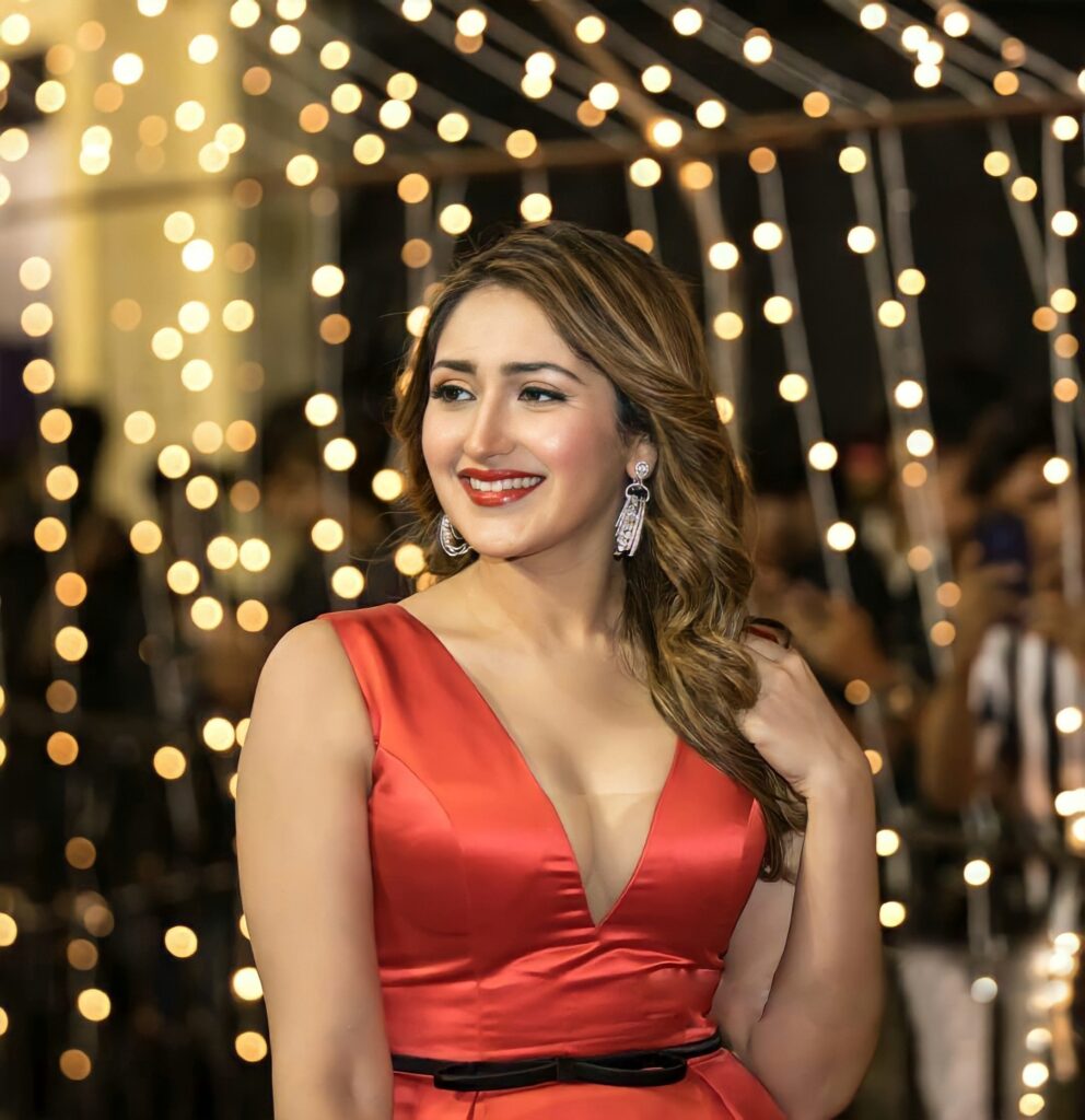 sayyeshaa saigal Latest Pics goes to viral