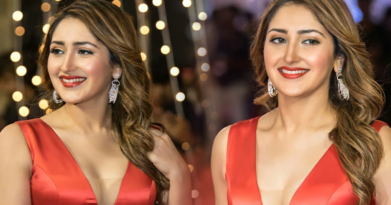 sayyeshaa saigal : రెడ్ డ్రెస్‌లో అఖిల్ హీరోయిన్.. అందాల ఆరబోత అద్భుతం..!