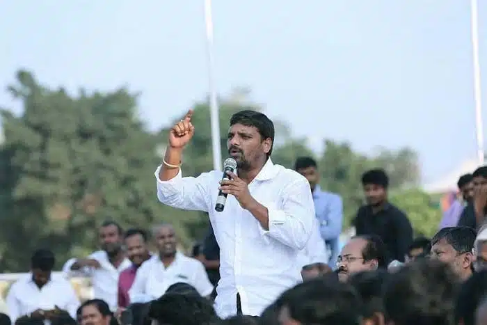 teenmaar mallanna to join in bjp
