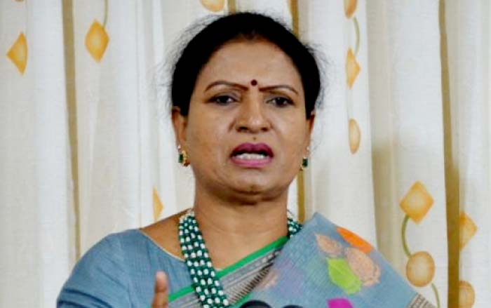 bjp leader dk aruna on telangana cm kcr