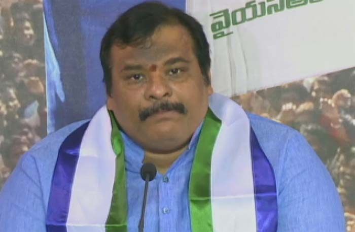 telangana ysrcp president gattu srikanth reddy resigned