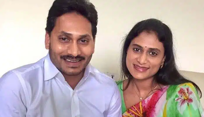 war between ys jagan and ys sharmila over ap capital