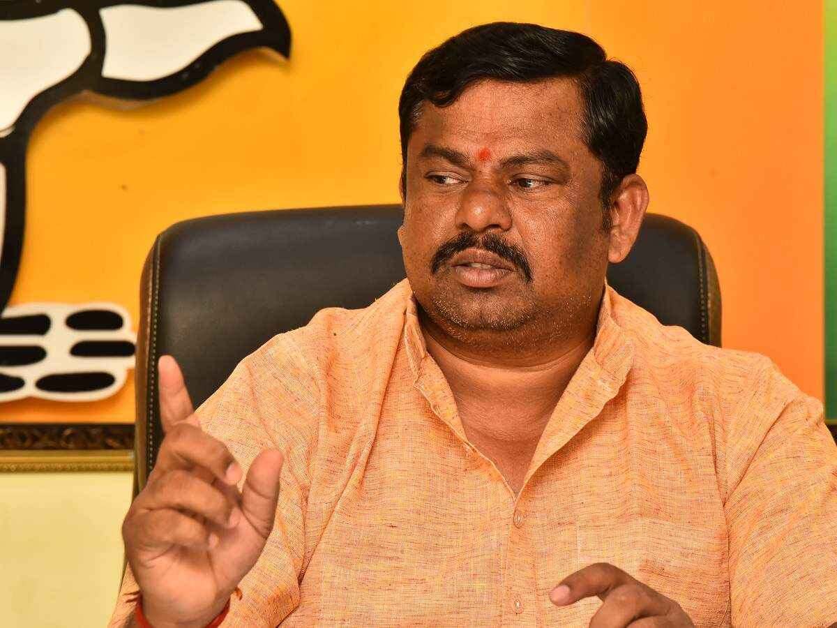 bjp mla raja singh on ktr tweet over corona vaccine prices