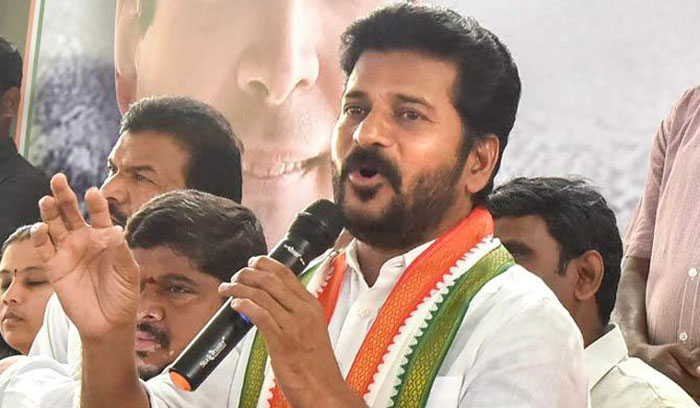 Revanth Reddy : టెస్టులు తగ్గిస్తే.. కరోనా వ్యాప్తి ఆగుతుందా? తెలంగాణ ప్రభుత్వాన్ని ఏకిపారేసిన రేవంత్ రెడ్డి?