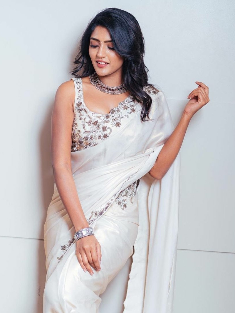 Eesha rebba mind blowing Pics