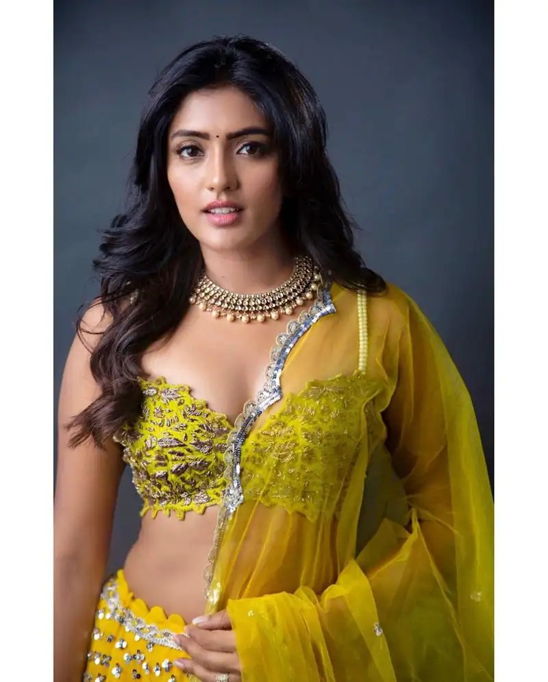 eesha rebba latest hot pics goes viral