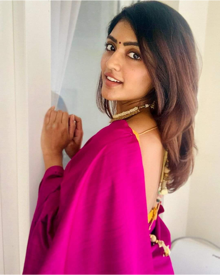 eesha rebba latest pink saree pics goes vairal