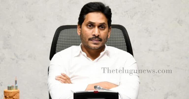 Ys Jagan : వైఎస్ జగన్ సార్.. వాళ్లకు అరిటాకుల్లో.. మాకు కంచాల్లోనా..?