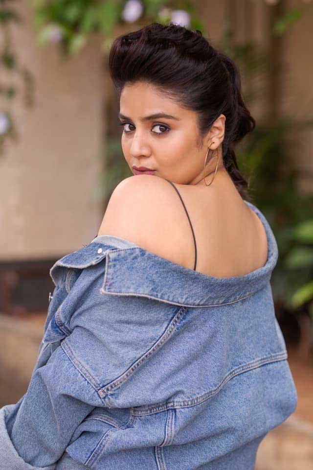 Anchor Sreemukhi Latest pics viral