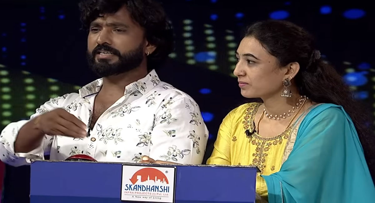 jabardasth adhire abhi emotional in cash program