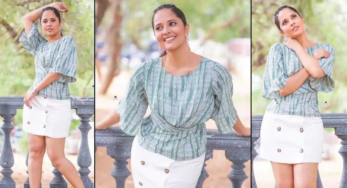 anchor anasuya