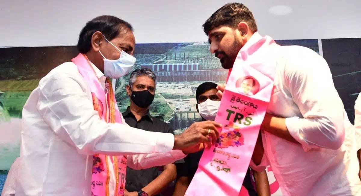 Kaushik Reddy Rs 3L fine GHMC