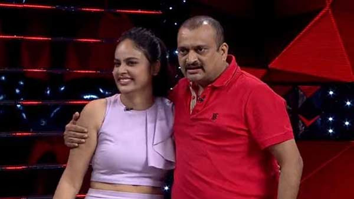 bandla ganesh and nanditha sweta in sixth sense 4 show