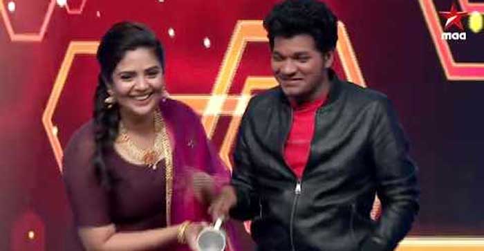 Avinash Emotional On Sreemukhi