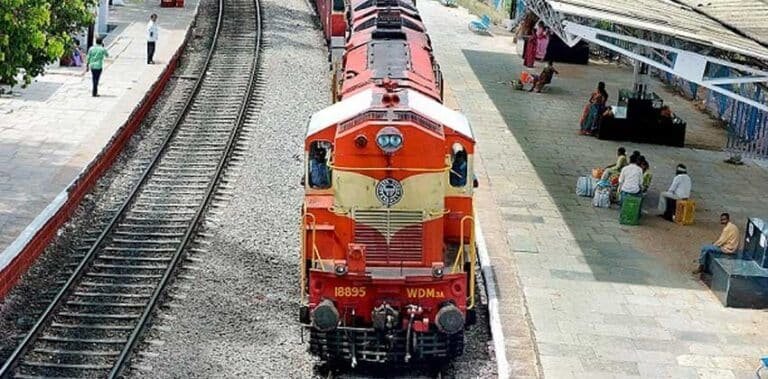 Train Horns: ఆడ‌వాళ్ల మాట‌ల‌కేమోగానీ.. రైలు కూత‌ల‌కైతే అర్థాలు వేరే..!