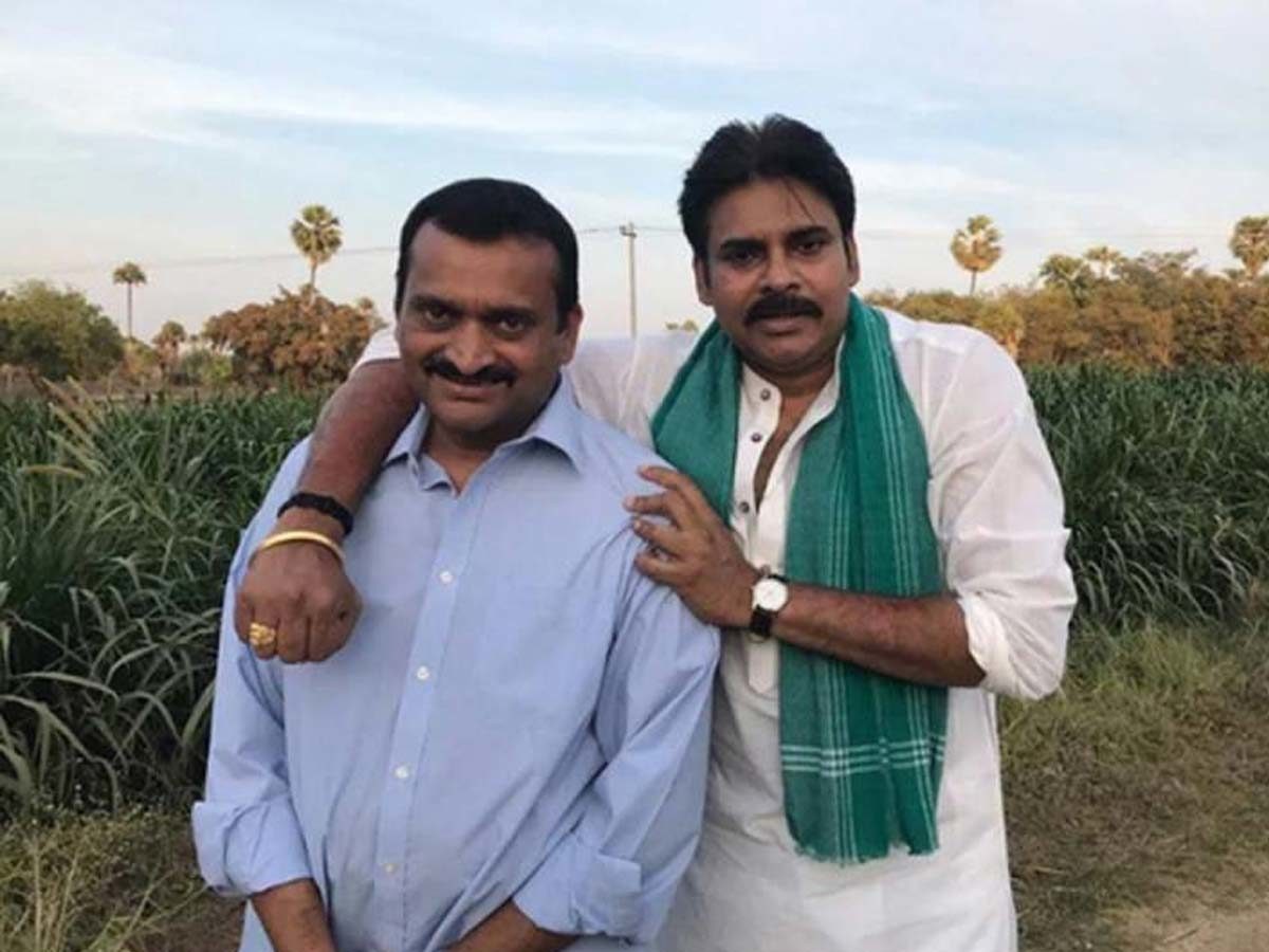 Bandla ganesh: పవన్ కళ్యాణ్ నా దేవుడు..కానీ జనసేన పార్టీలో చేరకపోవడానికి కారణం అదే..వాస్తవాలు బయటపెట్టిన బండ్ల గణేశ్