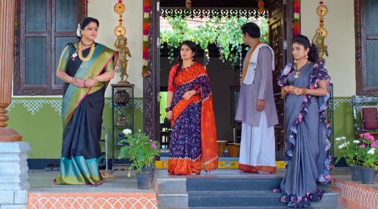 Janaki Kalaganaledu 6 Aug Today Episode : జానకి అబద్ధం చెప్పిందని.. పెద్ద శిక్ష వేసిన జ్ఞానాంబ.. ఆ శిక్షకు జానకి తలవంచుతుందా?