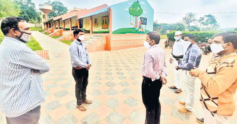 గిరిజనుల ఆదాయం పెంచాలి
