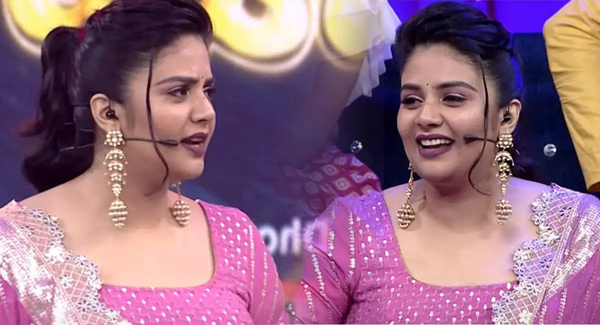 Riyaz Imitates Sreemukhi In Ala Brundavanamlo