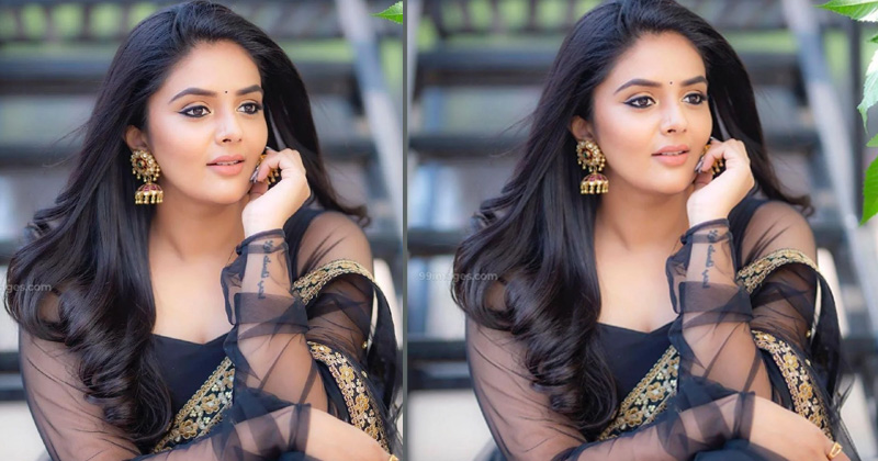 sreemukhi faced strrugles in industry