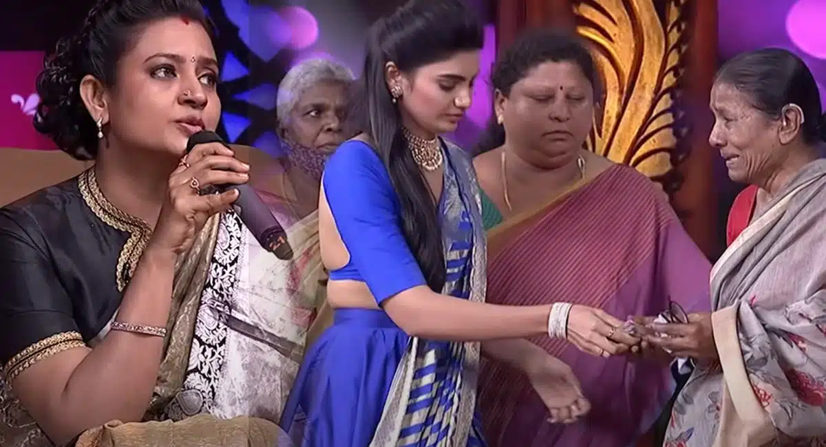 Indraja Varsha And Deepika Pilli Helps To Oldage Home