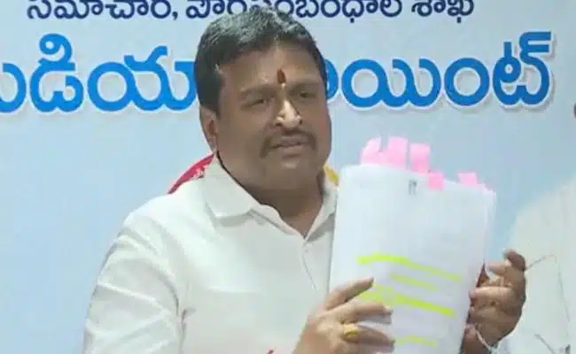 Krishna..బీజేపీ నేతలు మత రాజకీయాలు మానుకోవాలని మంత్రి హితవు