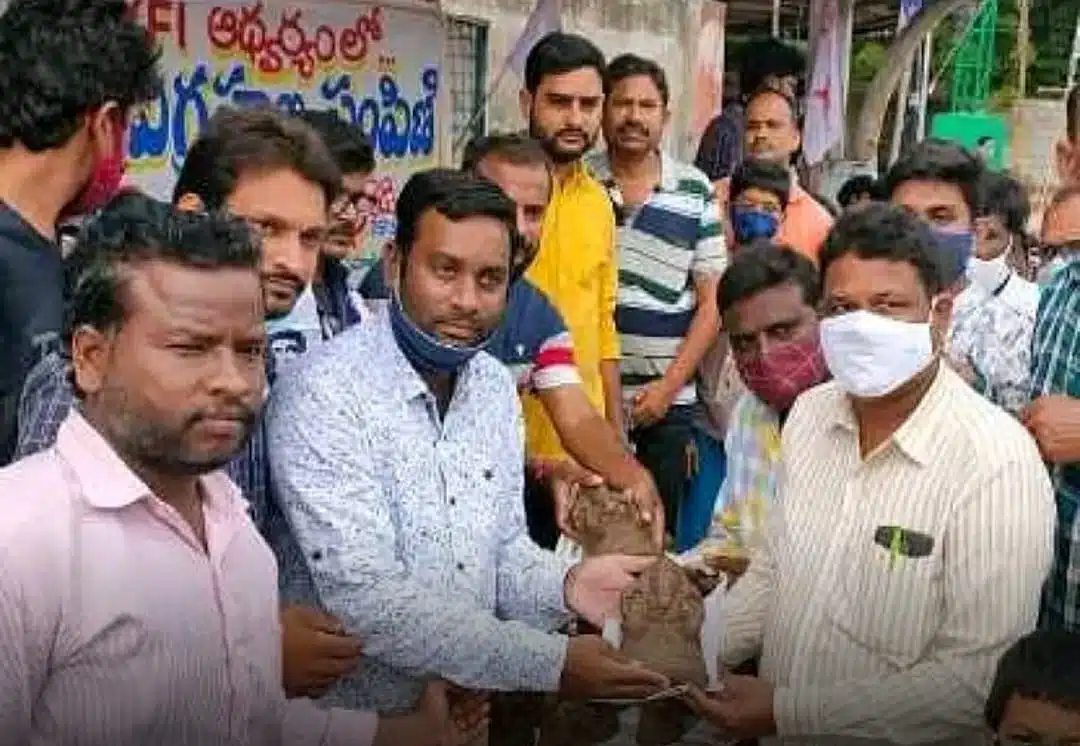 Nalgonda..డీవైఎఫ్ఐ ఆధ్వర్యంలో మట్టి గణపతుల పంపిణీ
