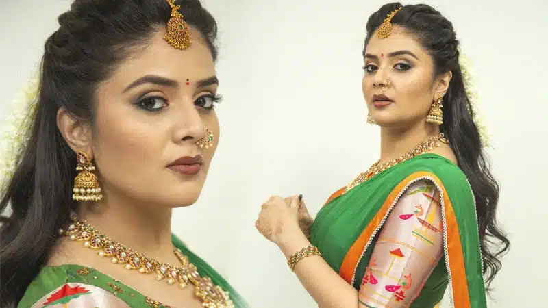 Srimukhi: లంగాఓణిలో హాట్ అందాలతో కుర్రకారును ఉక్కిరిబిక్కిరి చేస్తున్న శ్రీముఖి
