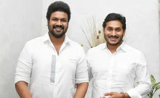 Amaravati..సీఎం జగన్‌తో హీరో మంచు మనోజ్ భేటీ