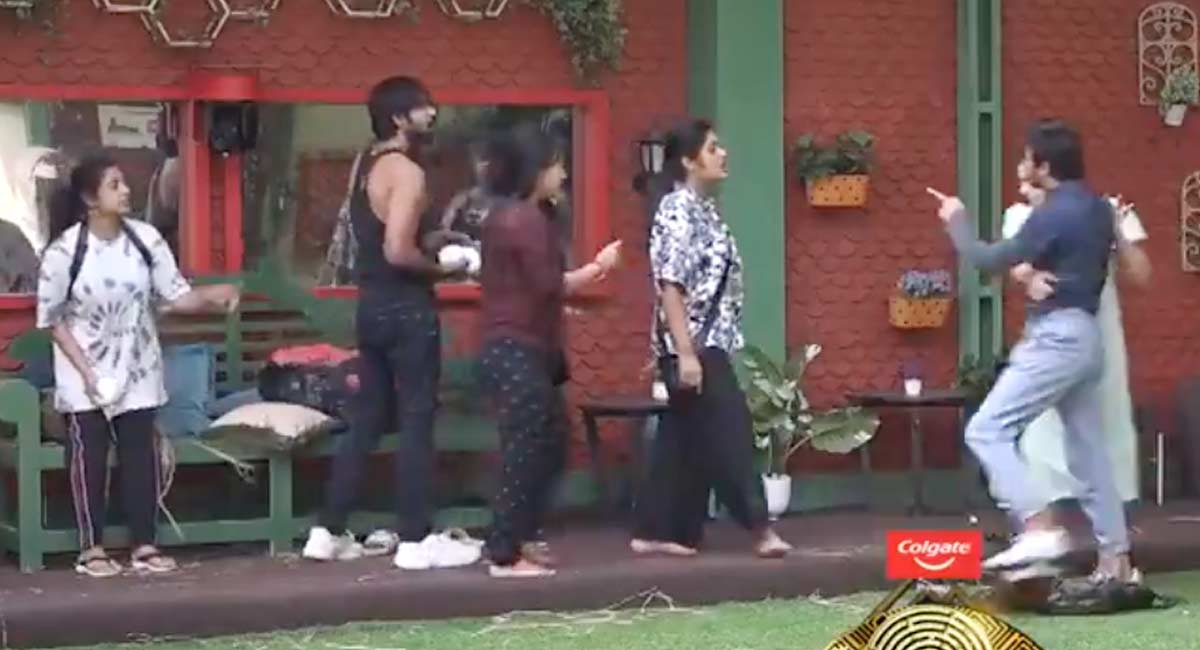 Bigg Boss 5 Telugu : అండర్ వేర్‌ల గోల.. సన్నీ చేసిన పనికి ఆనీ మాస్టర్ పరువుపాయే