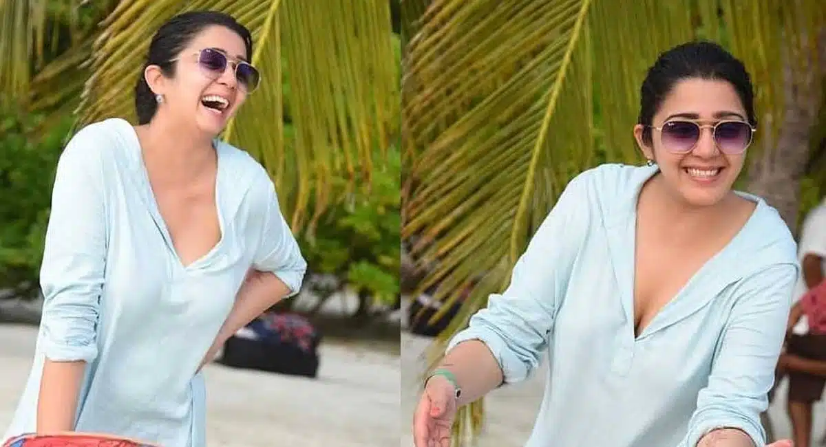 charmme kaur on vijay devarakonda dance