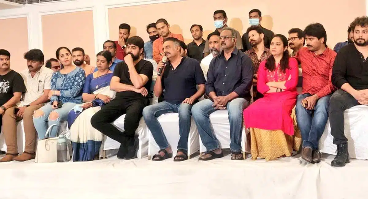 11 resign from prakash raj panel members