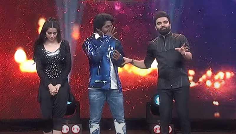 Anchor Pradeep Fun With Rashmi Gautam