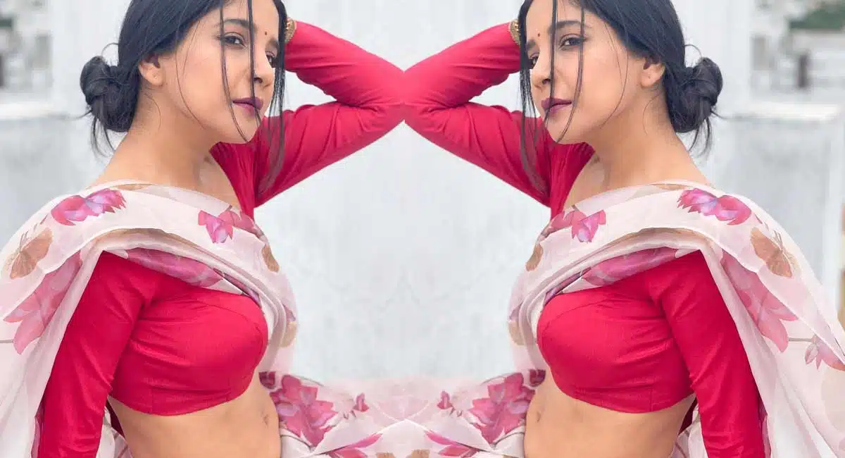 sakshi agarwal viral pics in social media