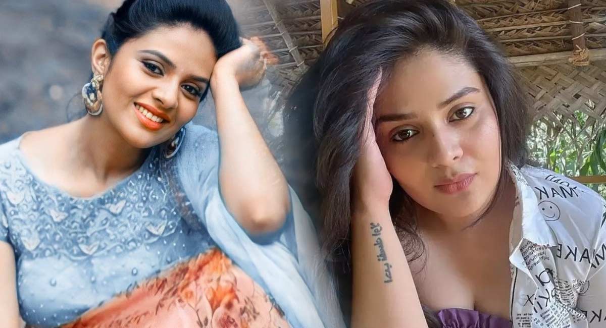 Sreemukhi : కొత్త కారు కొన్న శ్రీముఖి.. అత‌నితో కలిసి హల్చల్