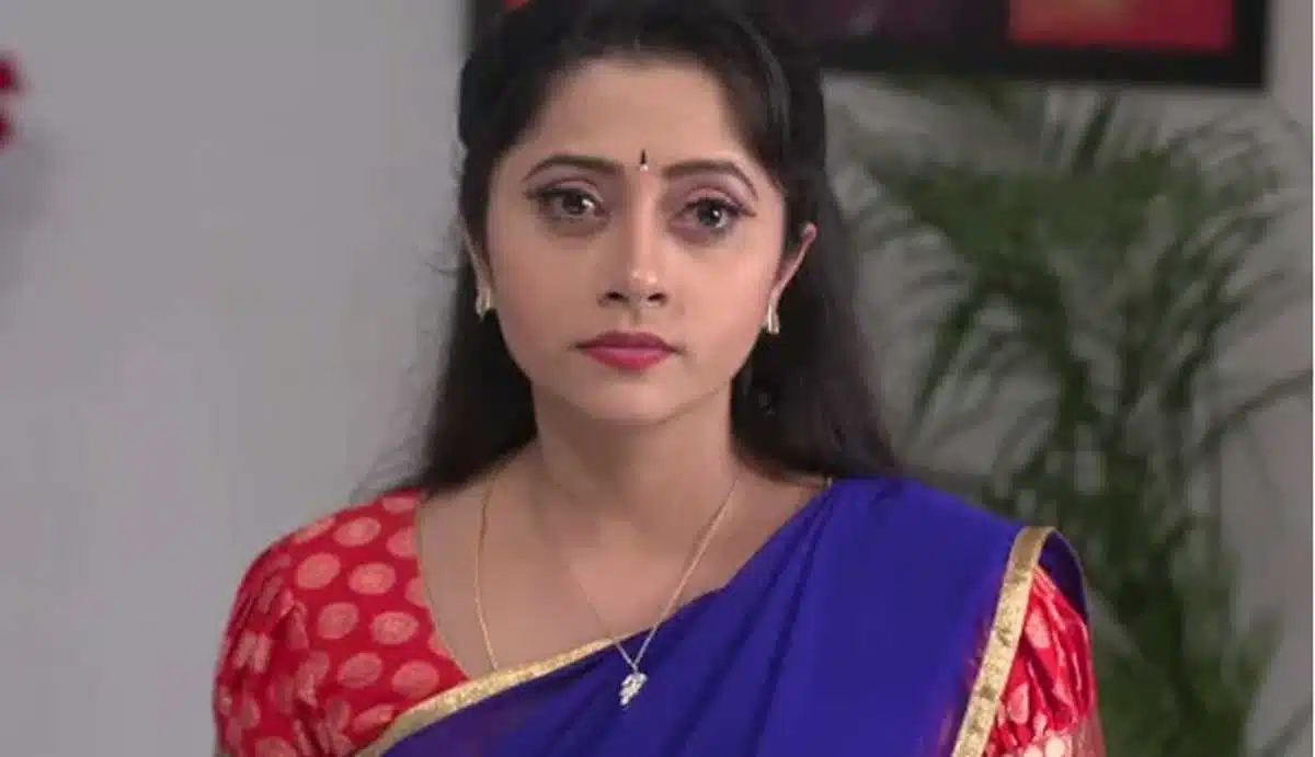 intinti gruhalakshmi fame sruthi real life behaviour