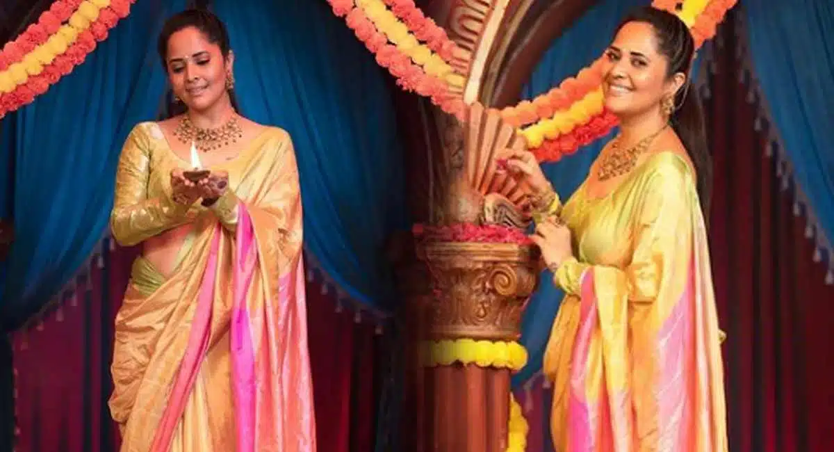 Anasuya Bharadwaj Celebrates Diwali At Jabardasth Set