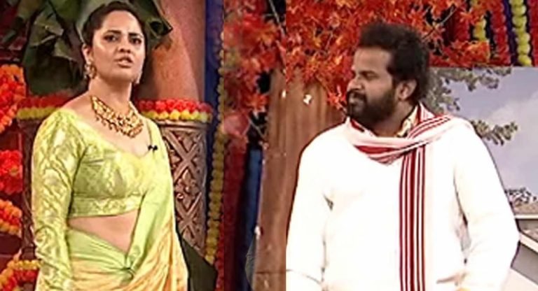Anasuya : నాతో పాటు చాలా మందికి లైన్ వేస్తున్నాడు.. ఆది గుట్టు విప్పిన అనసూయ