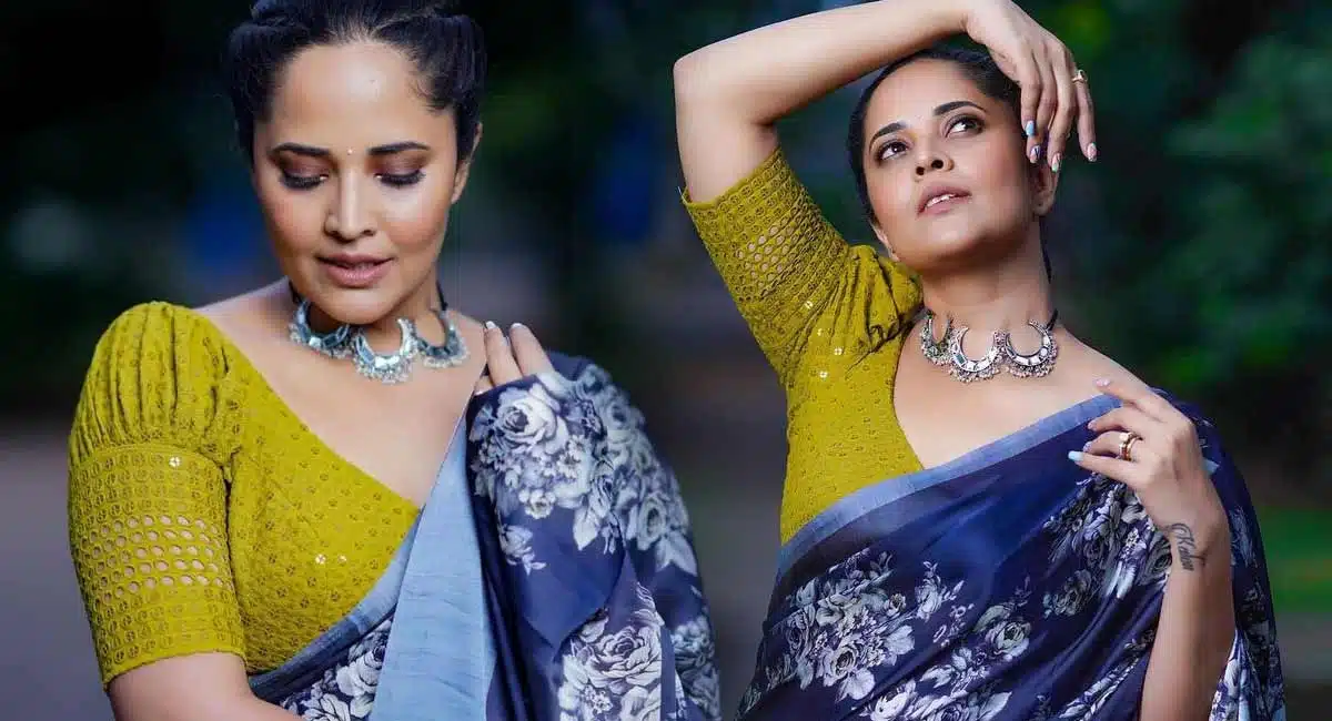 anasuya shared her gorgeous saree photos