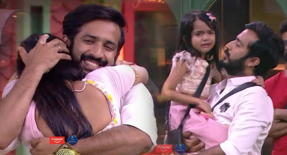 Anchor Ravi Wife Nitya And Daughter Viya In Bigg Boss House