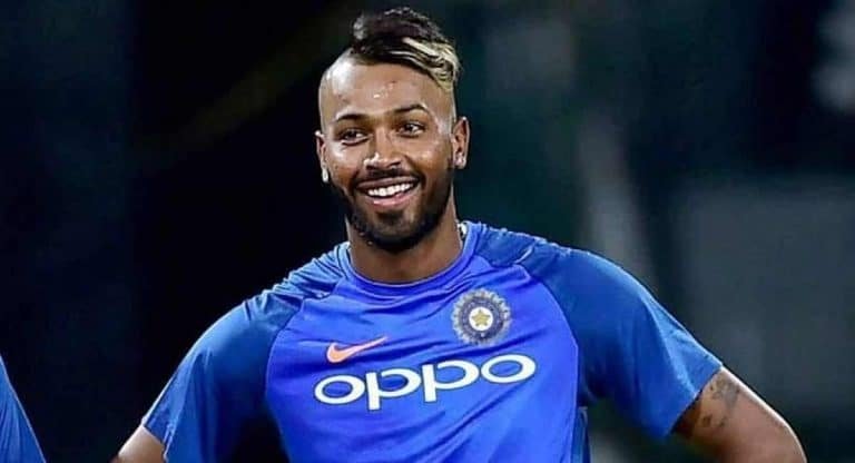 Hardik Pandya : హార్దిక్ పాండ్యాకు కస్టమ్ అధికారుల షాక్.. కోట్ల రూపాయలు విలువ చేసే వస్తువులు స్వాధీనం..