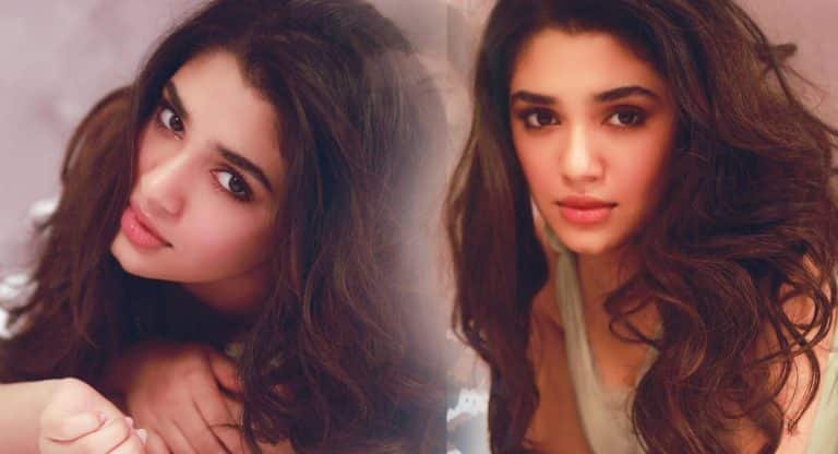 Krithi shetty : బెడ్డు మీద బేబమ్మ.. సెగలు పుట్టించిన కృతి శెట్టి